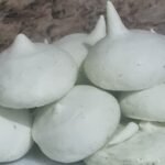 Receta de Suspiros sin Huevo. Postres Veganos. Blog de La Hueca Vegana.