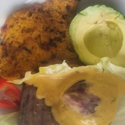 Cariucho Vegano con Camotes. Receta tradicional ecuatoriana.