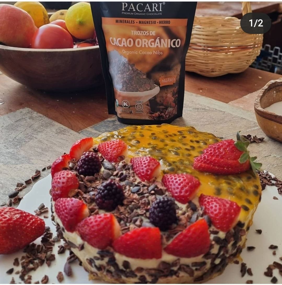 Cheesecake de frutos rojos y maracuya vegano. Cheesecake duo vegano. Postres y comida vegana en Quito, Ecuador.